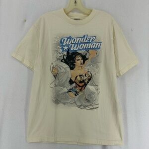 DC Comics Retro Style Wonder Woman Stance Classic T-Shirt Mens Medium Beige